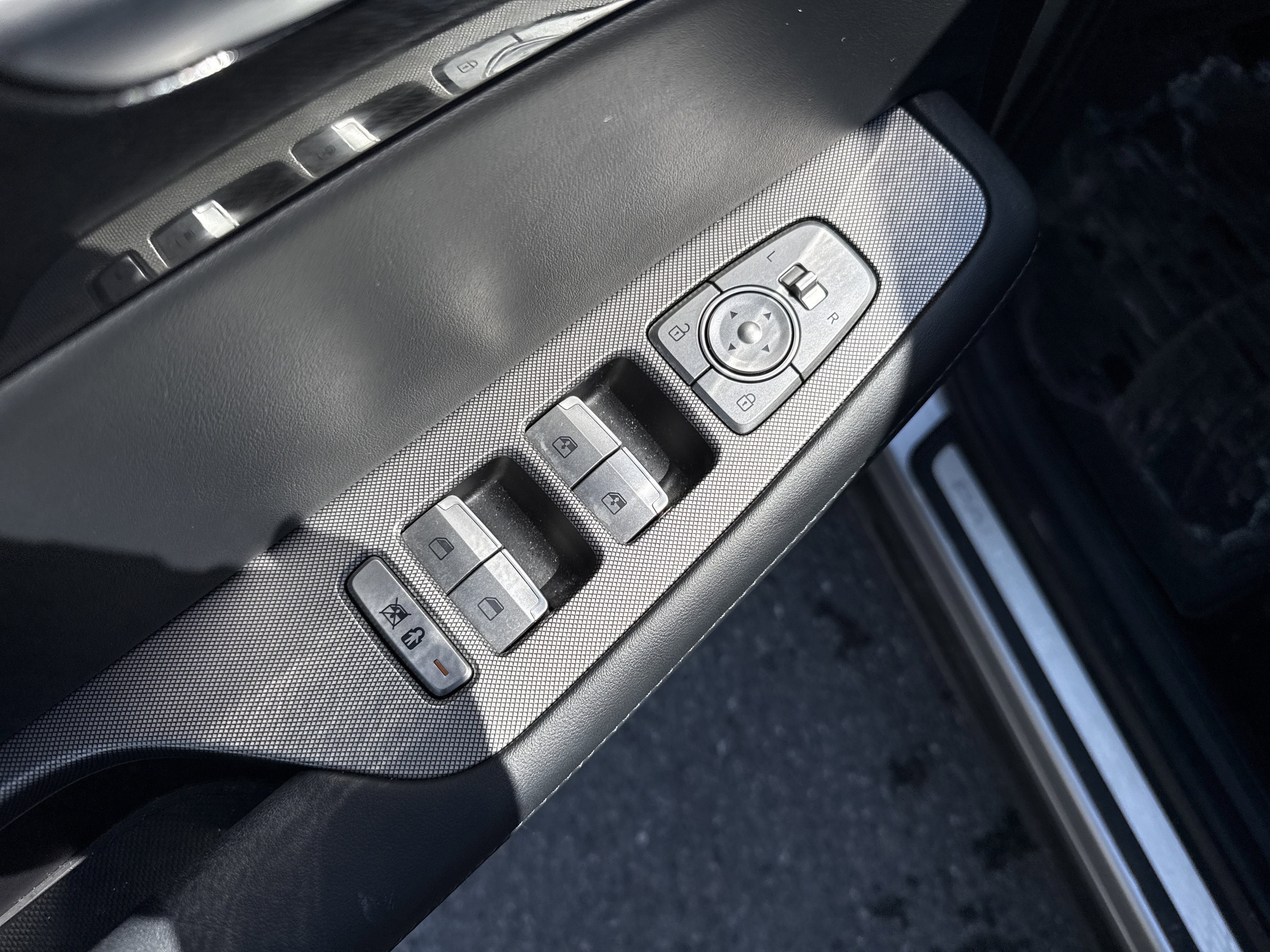 Used 2022 Hyundai Palisade Limited AWD/4WD image 17