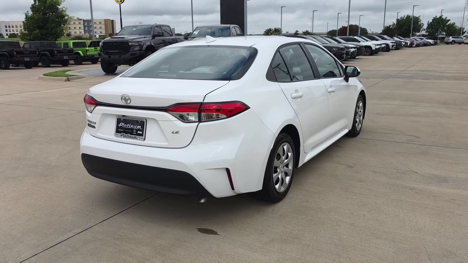 Used 2024 Toyota Corolla LE FWD image 4