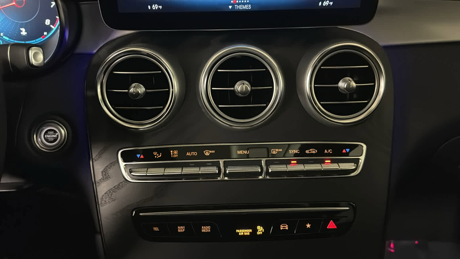 Used 2023 Mercedes-Benz GLC 300 4MATIC Coupe image 23