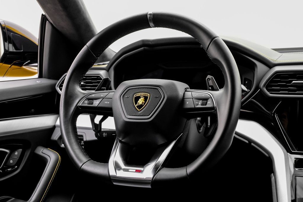 Used 2022 Lamborghini Urus AWD/4WD image 15