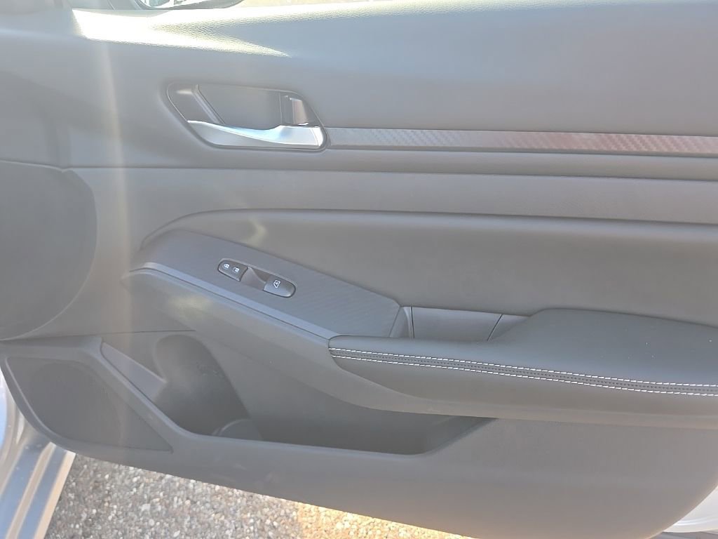 New 2025 Nissan Altima 2.5 SV w/ SV Special Edition Package image 25