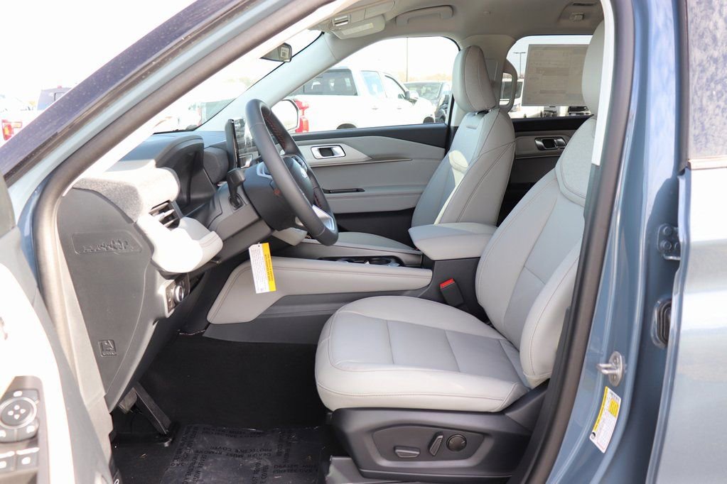 New 2026 Ford Explorer Active w/ Active Comfort Package image 28