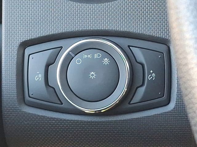 Used 2023 Ford F650 2WD Regular Cab Super Duty image 28