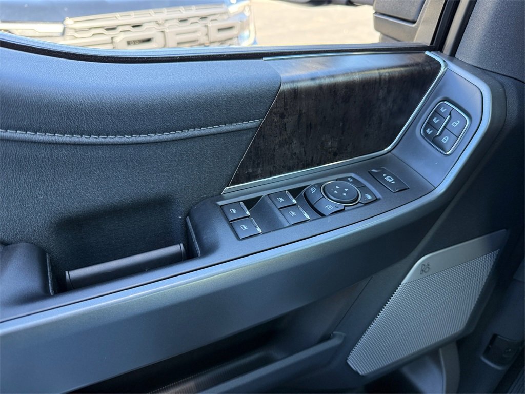 New 2026 Ford F250 Lariat w/ Chrome Package image 17