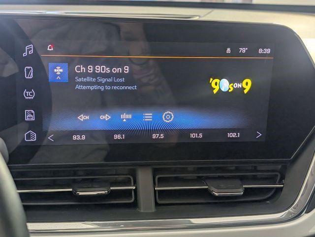 Certified 2025 Chevrolet Trax LT w/ LT Convenience Package FWD image 19