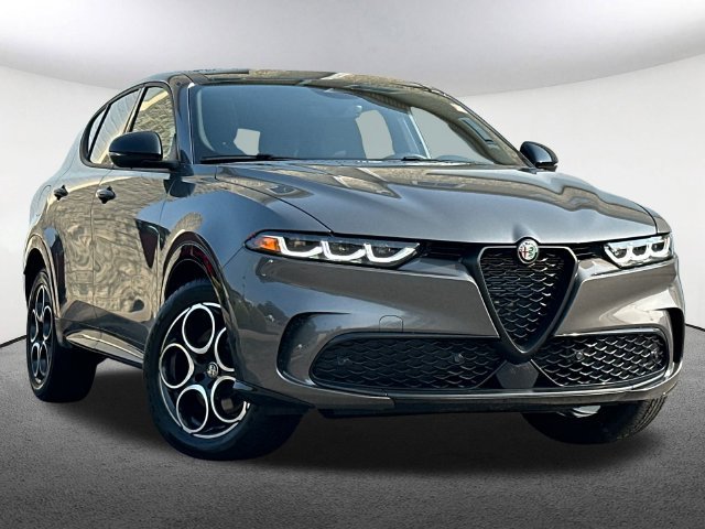 Used 2025 Alfa Romeo Tonale AWD/4WD image 2