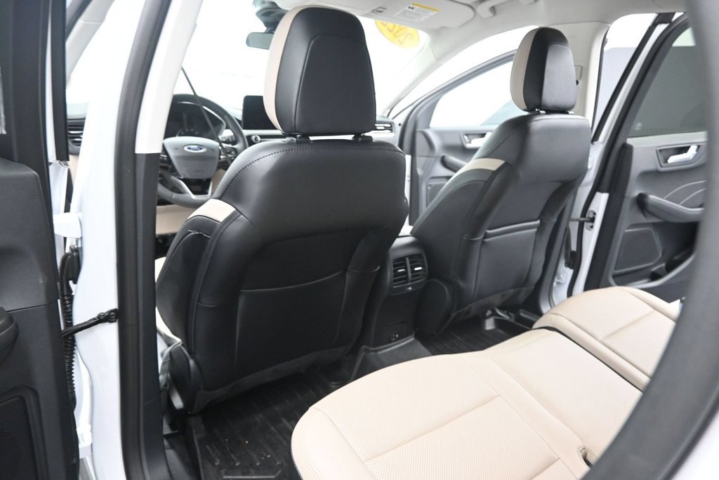 Used 2022 Ford Escape SEL FWD image 15