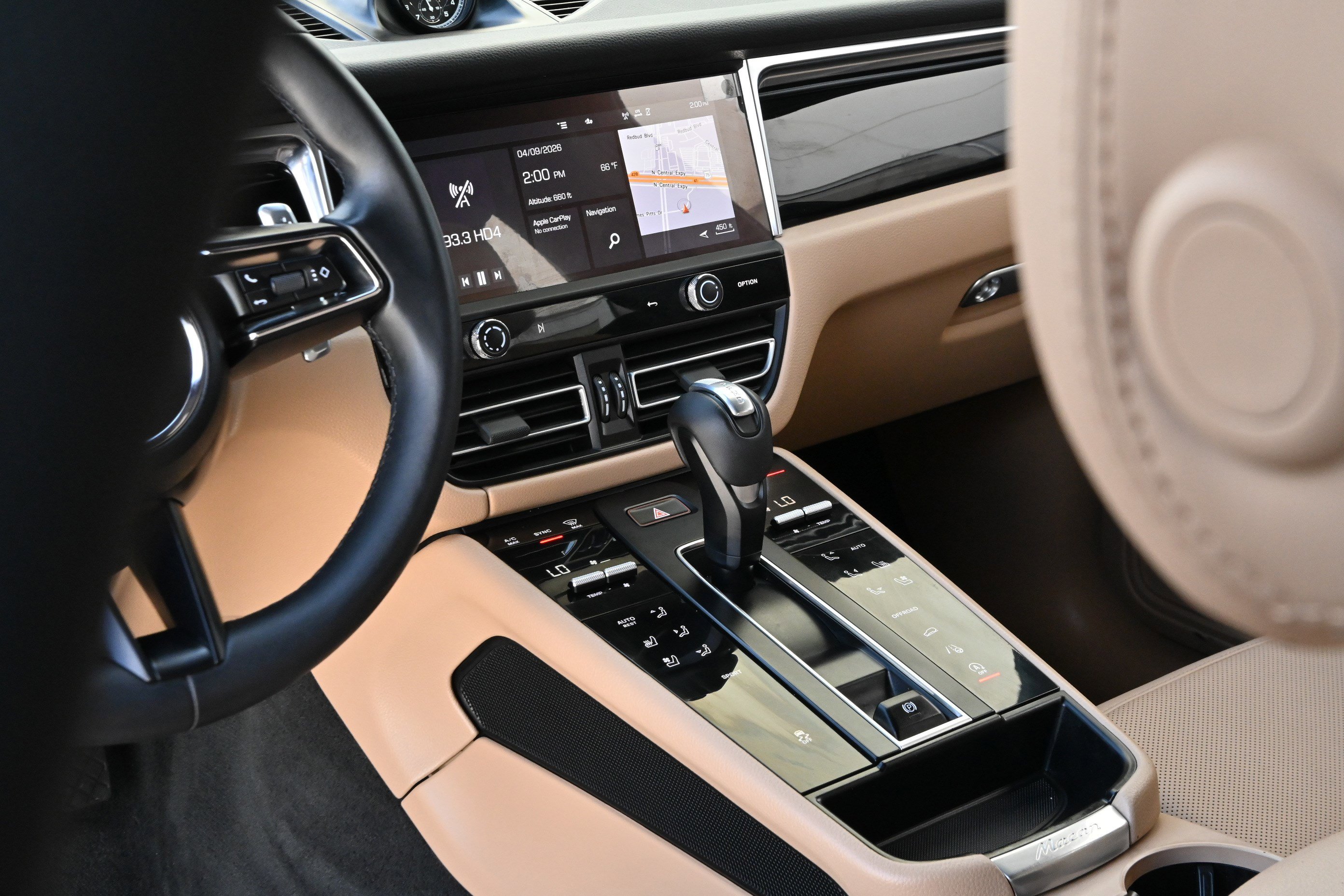 Used 2024 Porsche Macan image 22