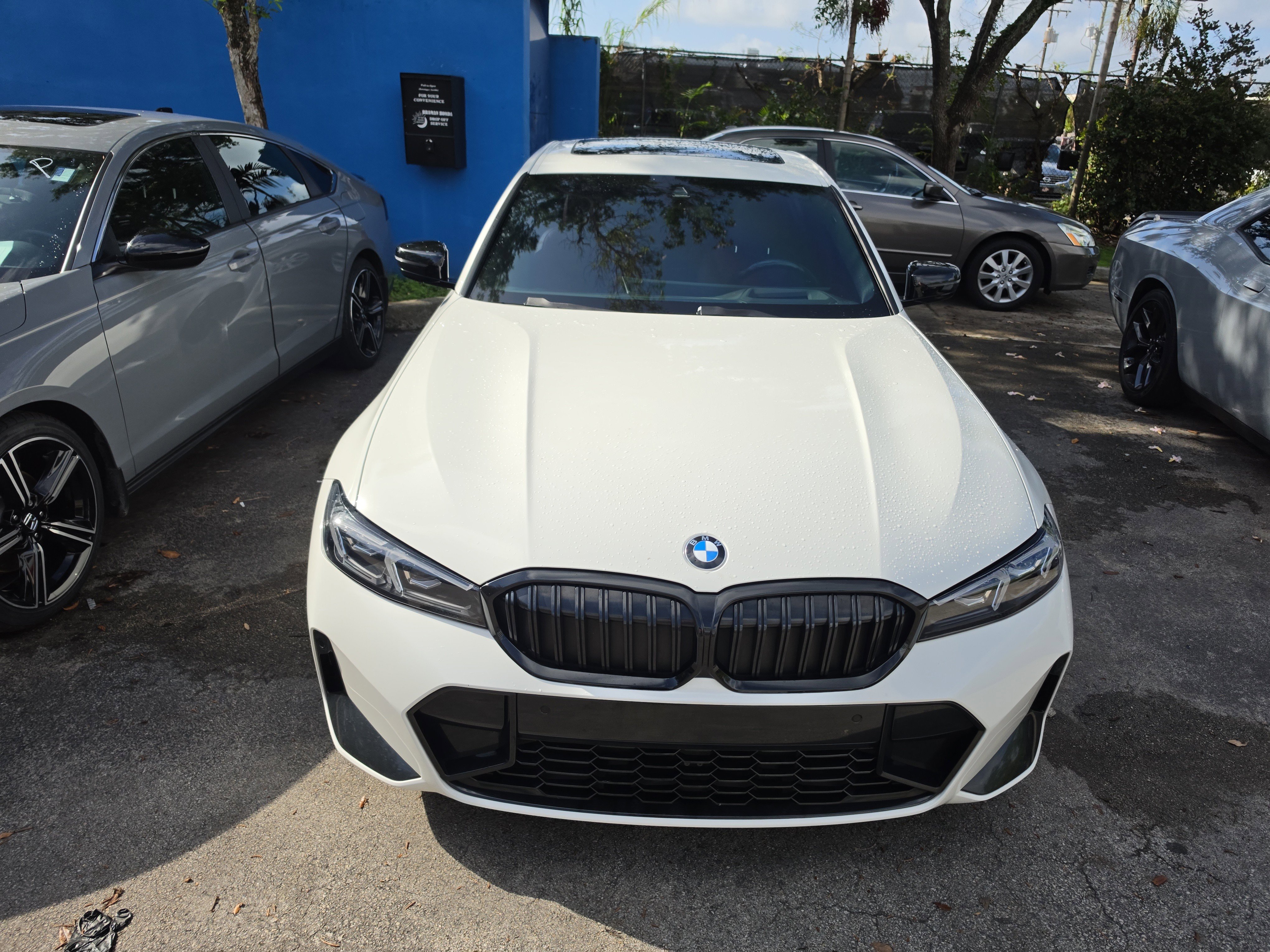 Used 2023 BMW 330i Sedan w/ M Sport Package image 3