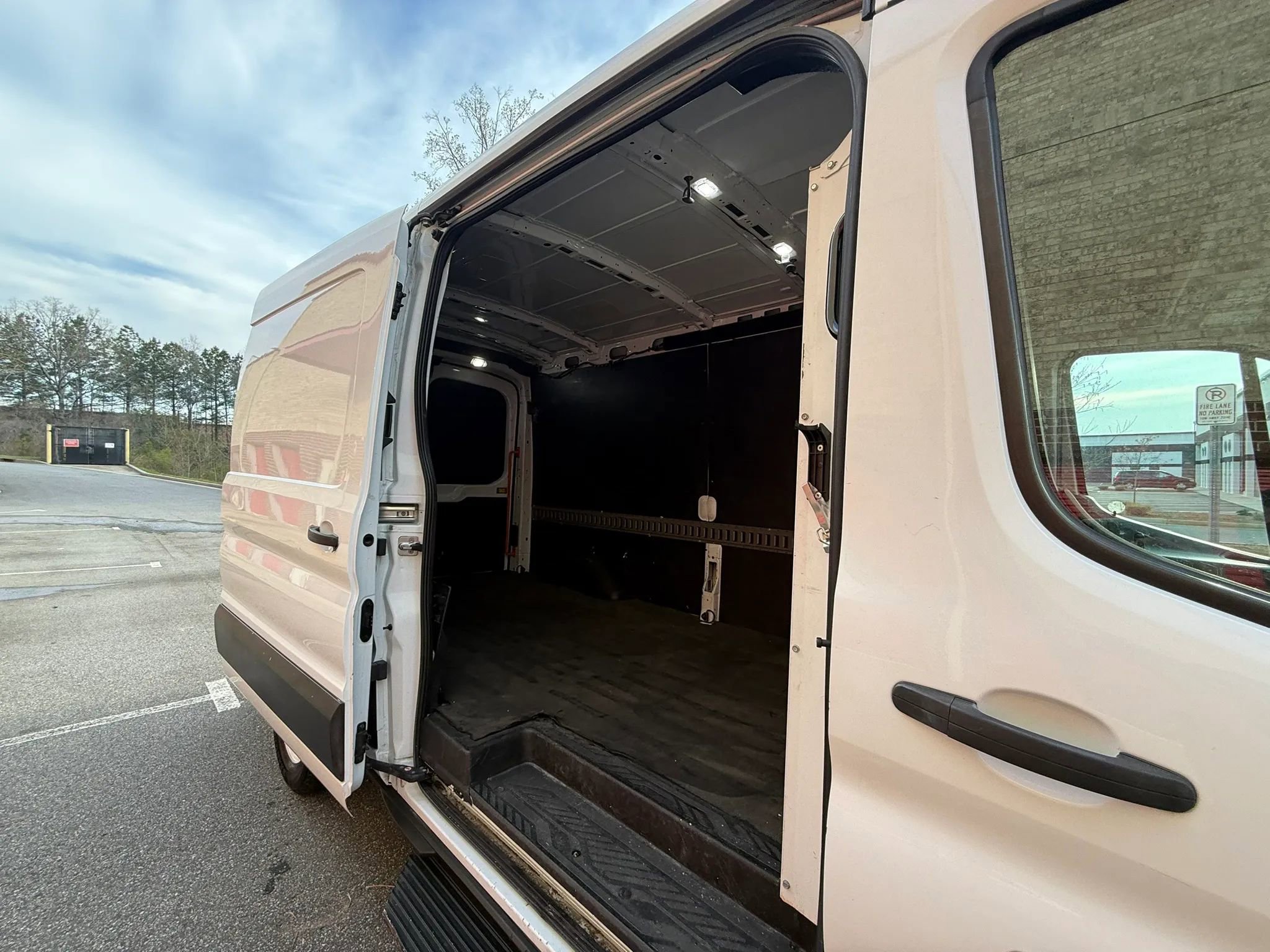 Used 2019 Ford Transit 150 148 Medium Roof image 5