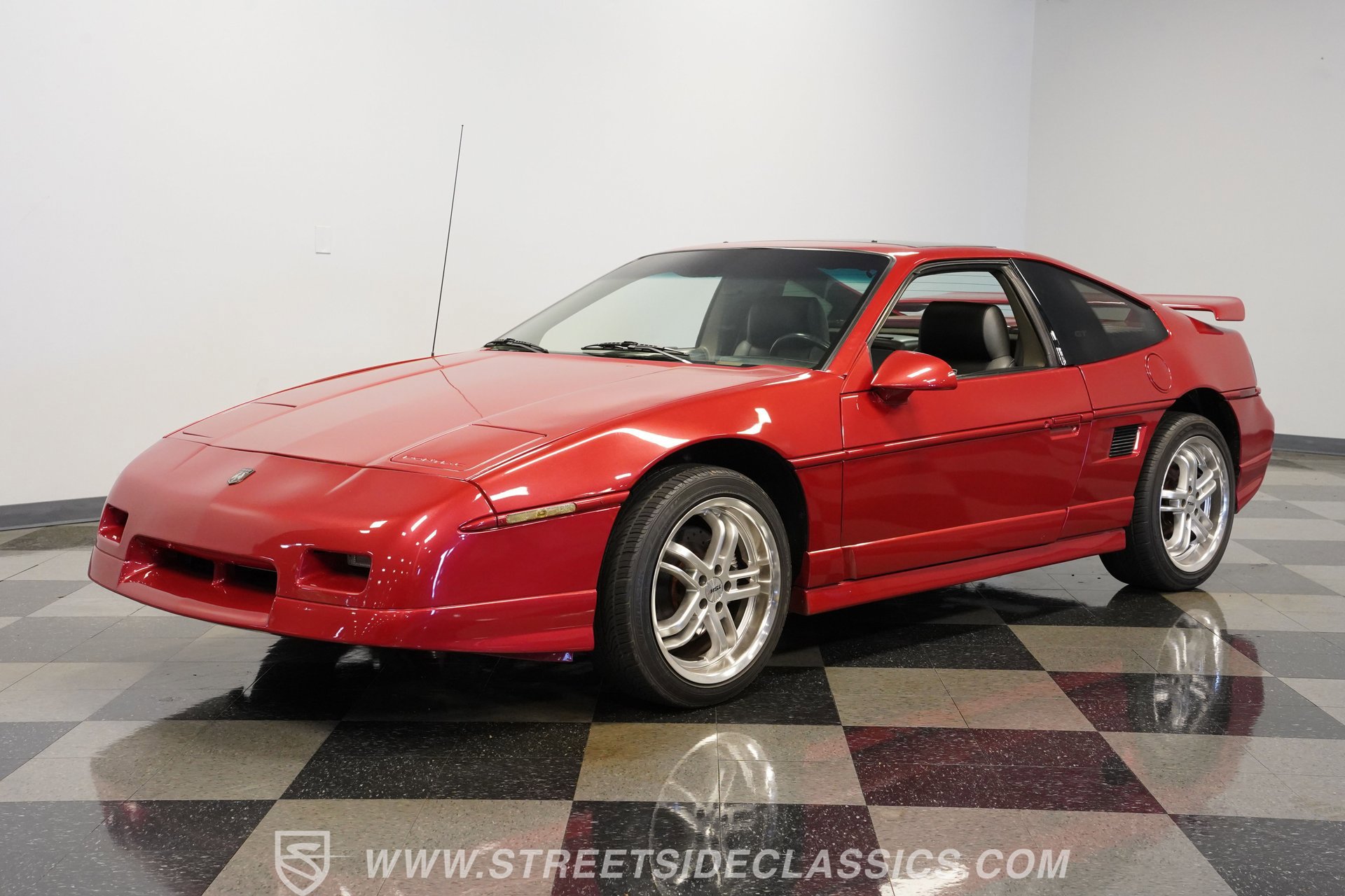 Used 1987 Pontiac Fiero GT RWD image 6