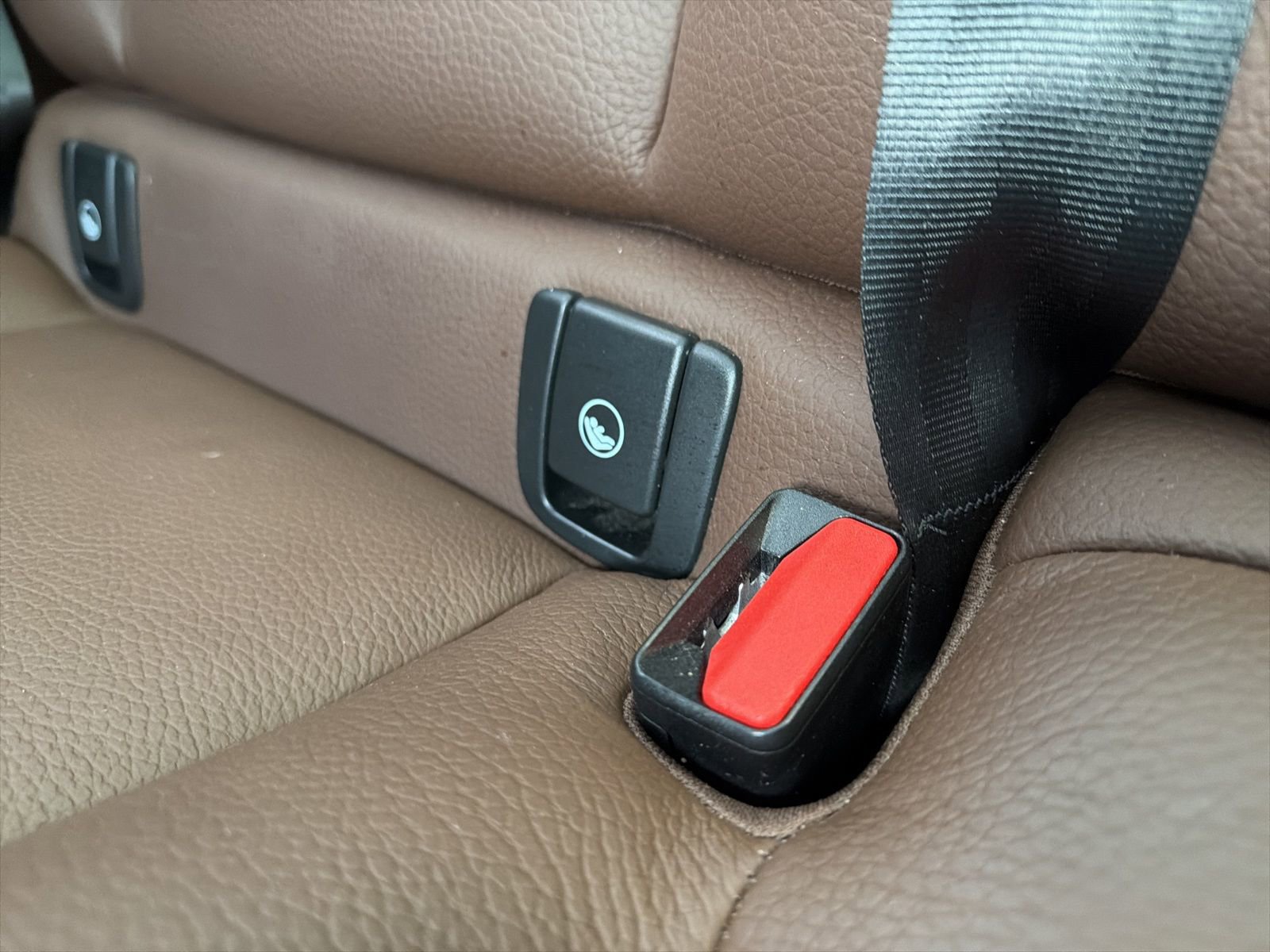 Certified 2025 Volvo XC60 T8 Plus w/ Protection Package Premier image 85