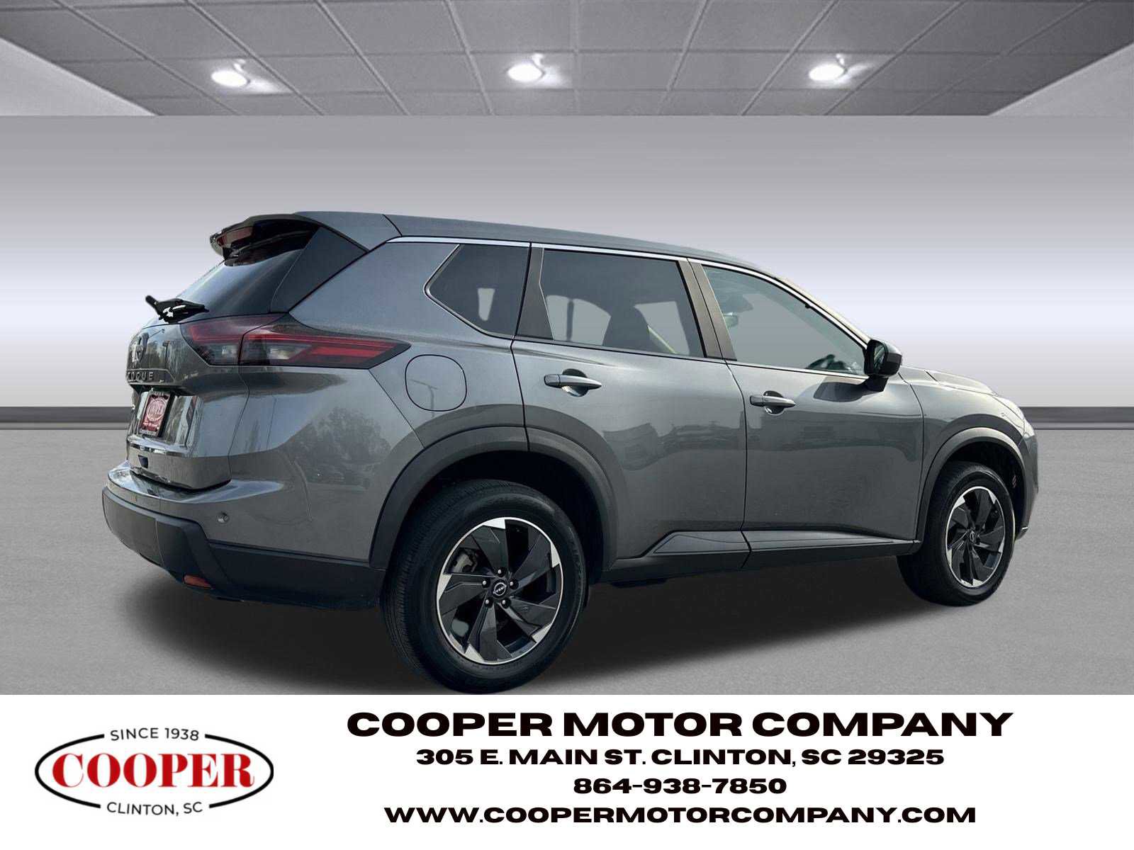 Used 2025 Nissan Rogue SV image 5