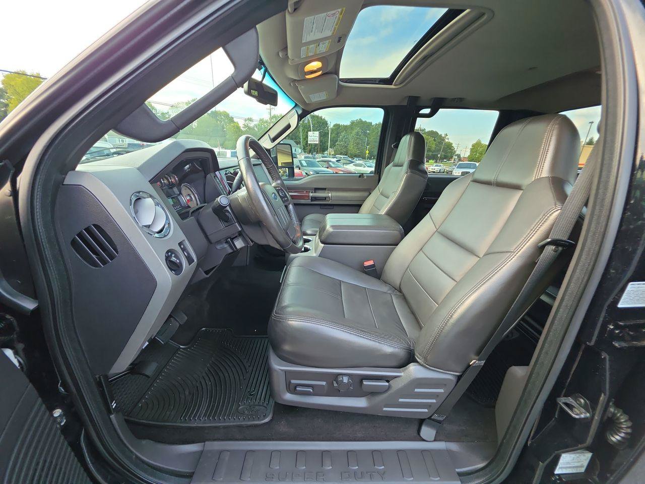 Used 2010 Ford F350 Lariat AWD/4WD image 3