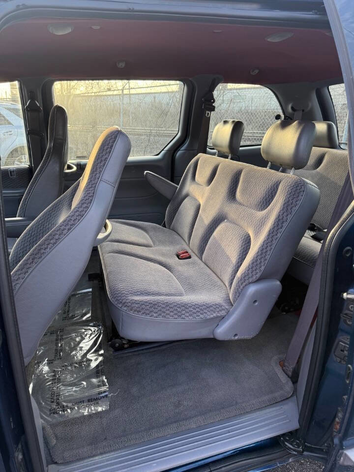 Used 2000 Plymouth Voyager FWD image 10