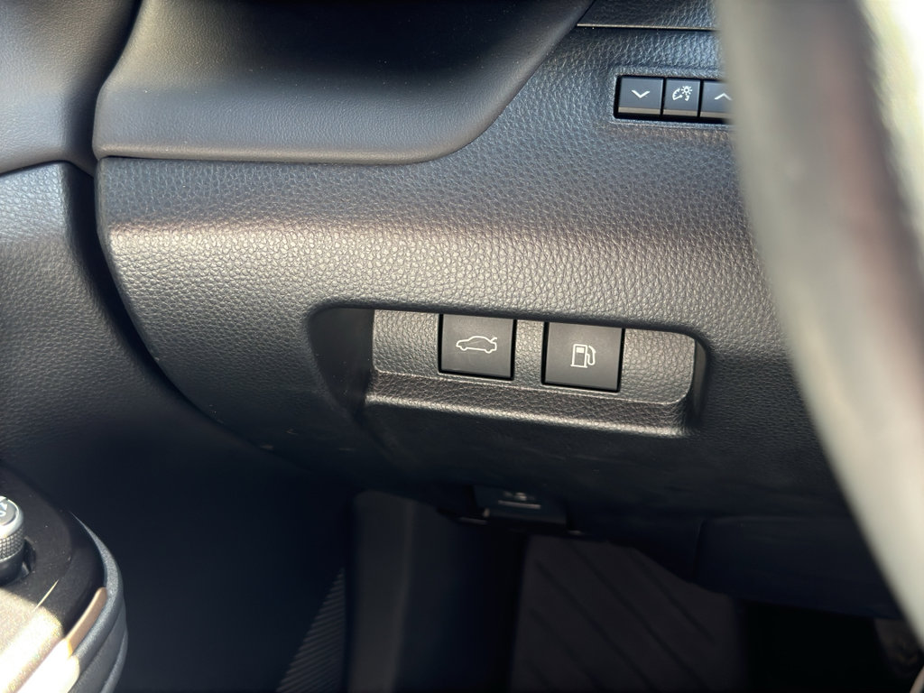 Used 2026 Toyota Crown XLE image 27