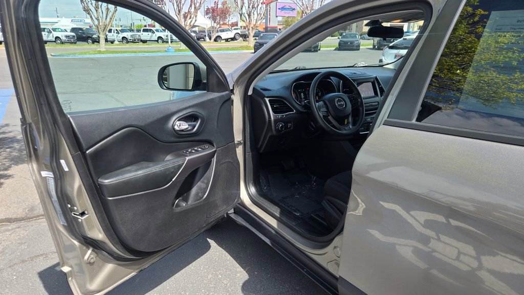 Used 2020 Jeep Cherokee Latitude image 10