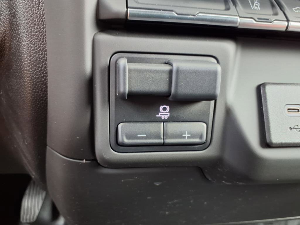 Used 2025 Chevrolet Silverado 2500 W/T w/ WT Convenience Package image 8