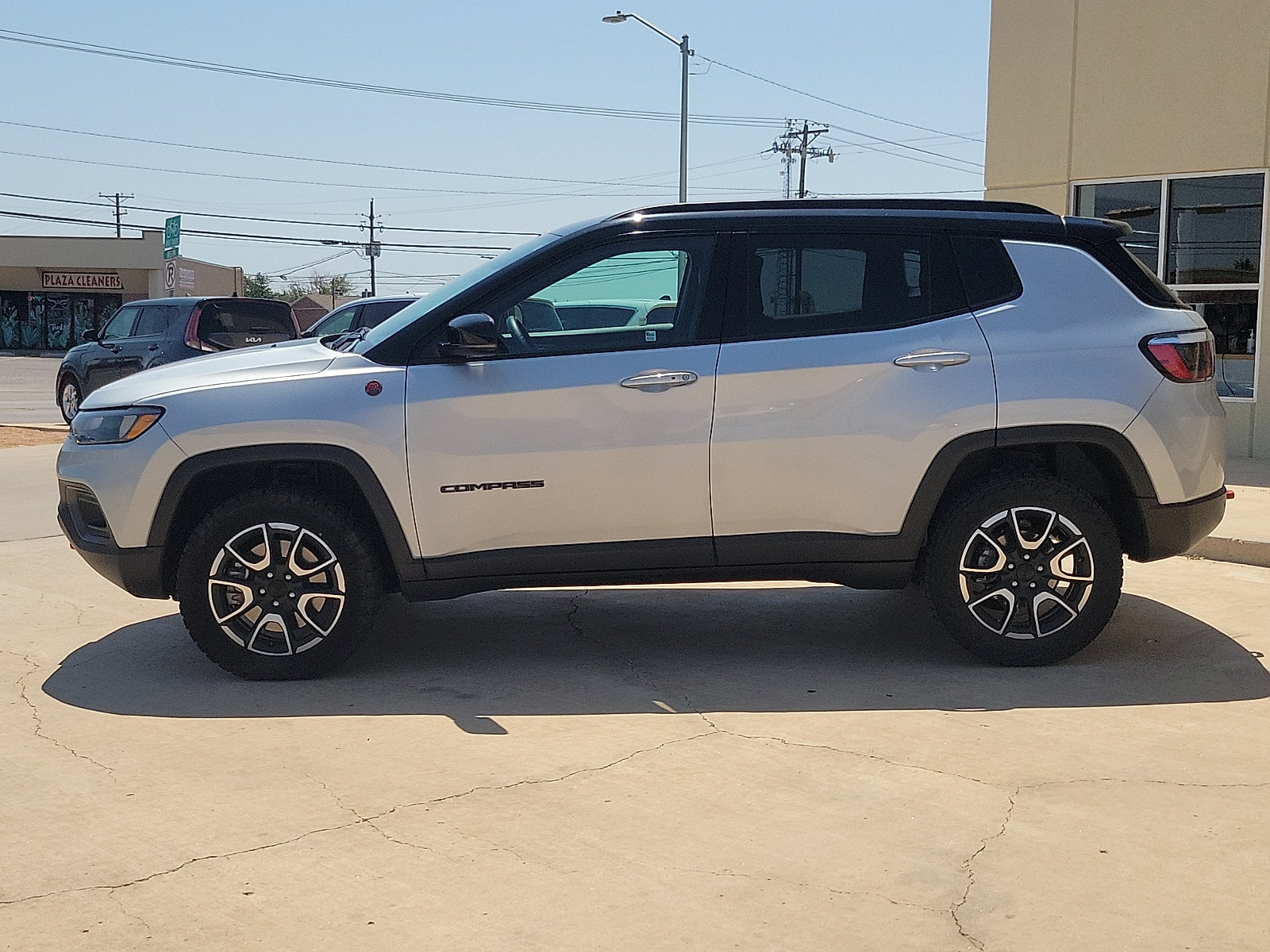 Used 2024 Jeep Compass Trailhawk AWD/4WD image 4