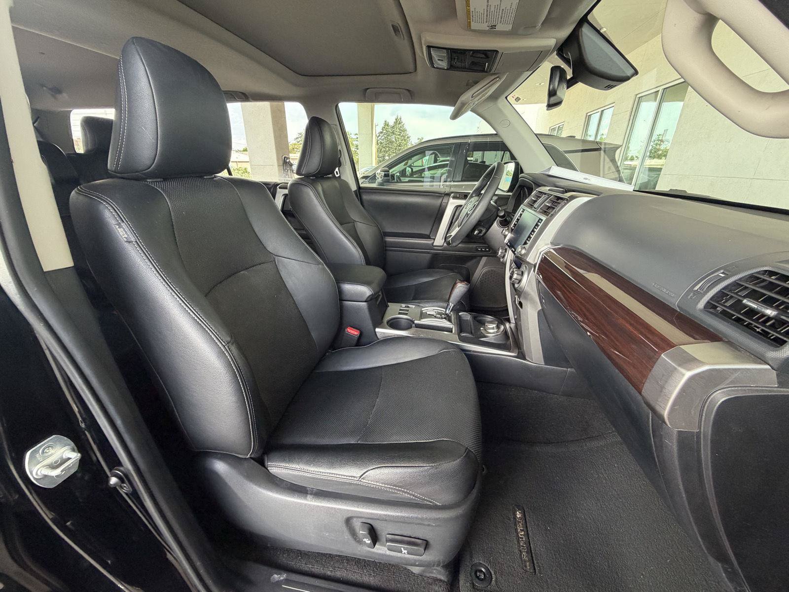 Used 2020 Toyota 4Runner Limited AWD/4WD image 32