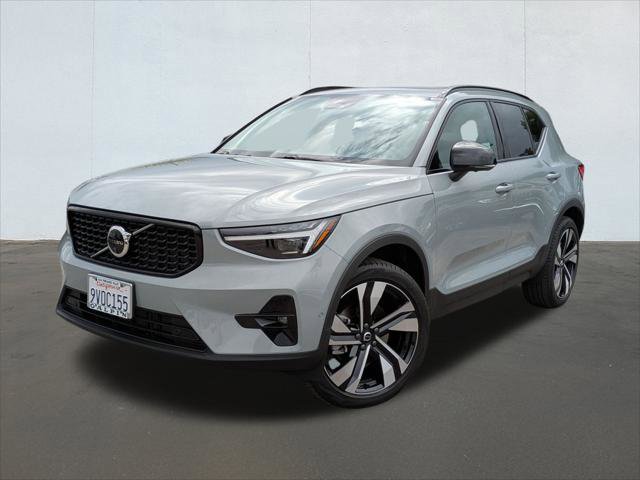 Used 2025 Volvo XC40 B5 Ultra w/ Climate Package