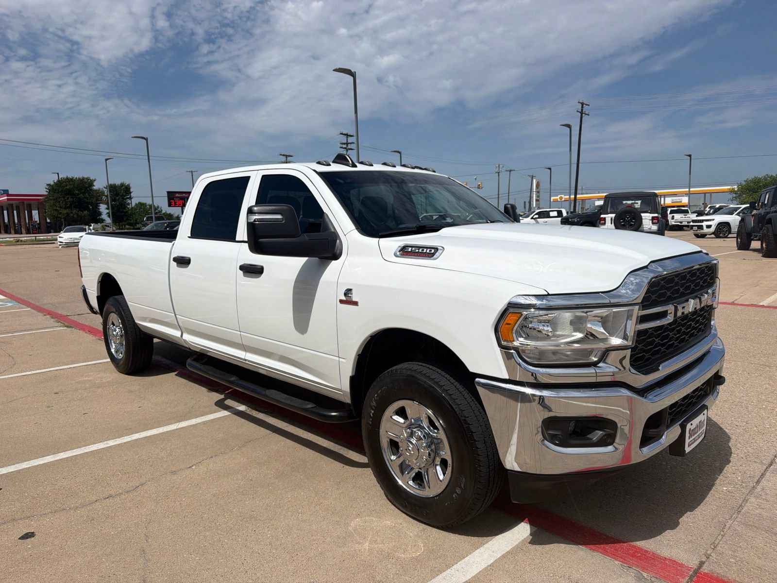 Used 2023 RAM 3500 Tradesman w/ Chrome Appearance Group AWD/4WD image 3