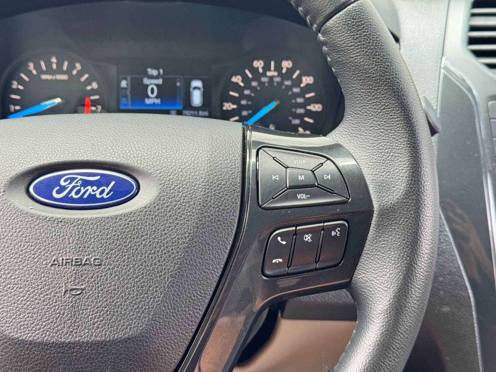 Used 2019 Ford Explorer XLT FWD image 19