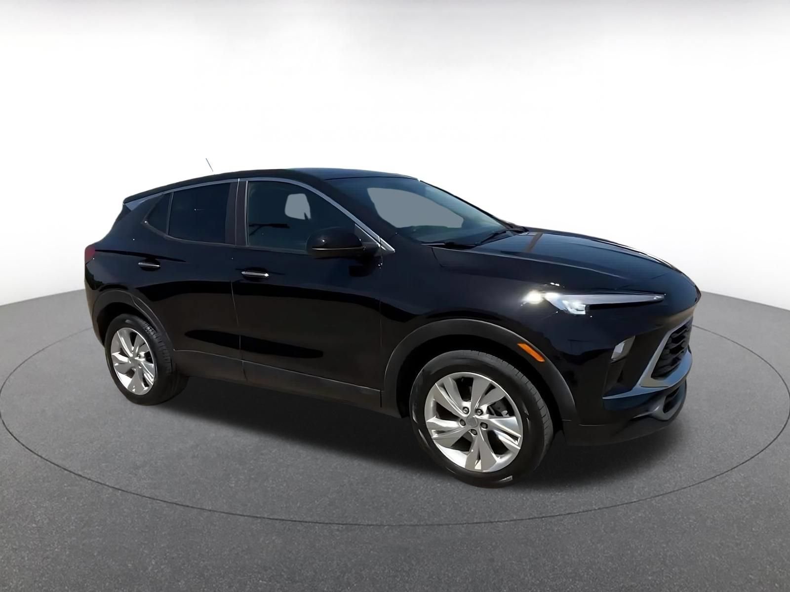 Used 2025 Buick Encore GX Preferred AWD/4WD image 2