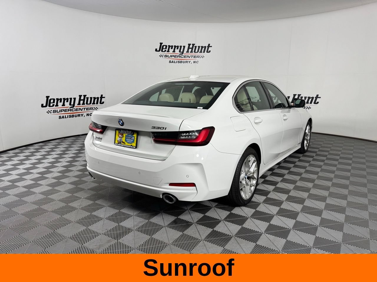 Used 2025 BMW 330i Sedan w/ Convenience Package RWD image 7