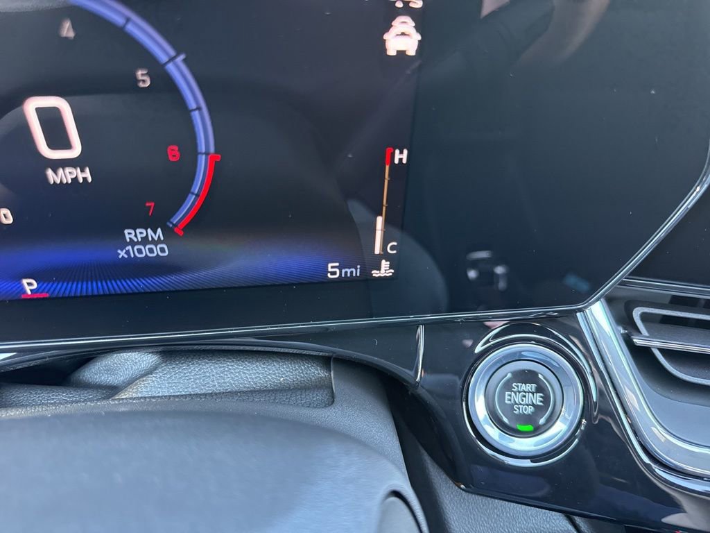 New 2026 Chevrolet Trax RS w/ Sunroof Package image 24