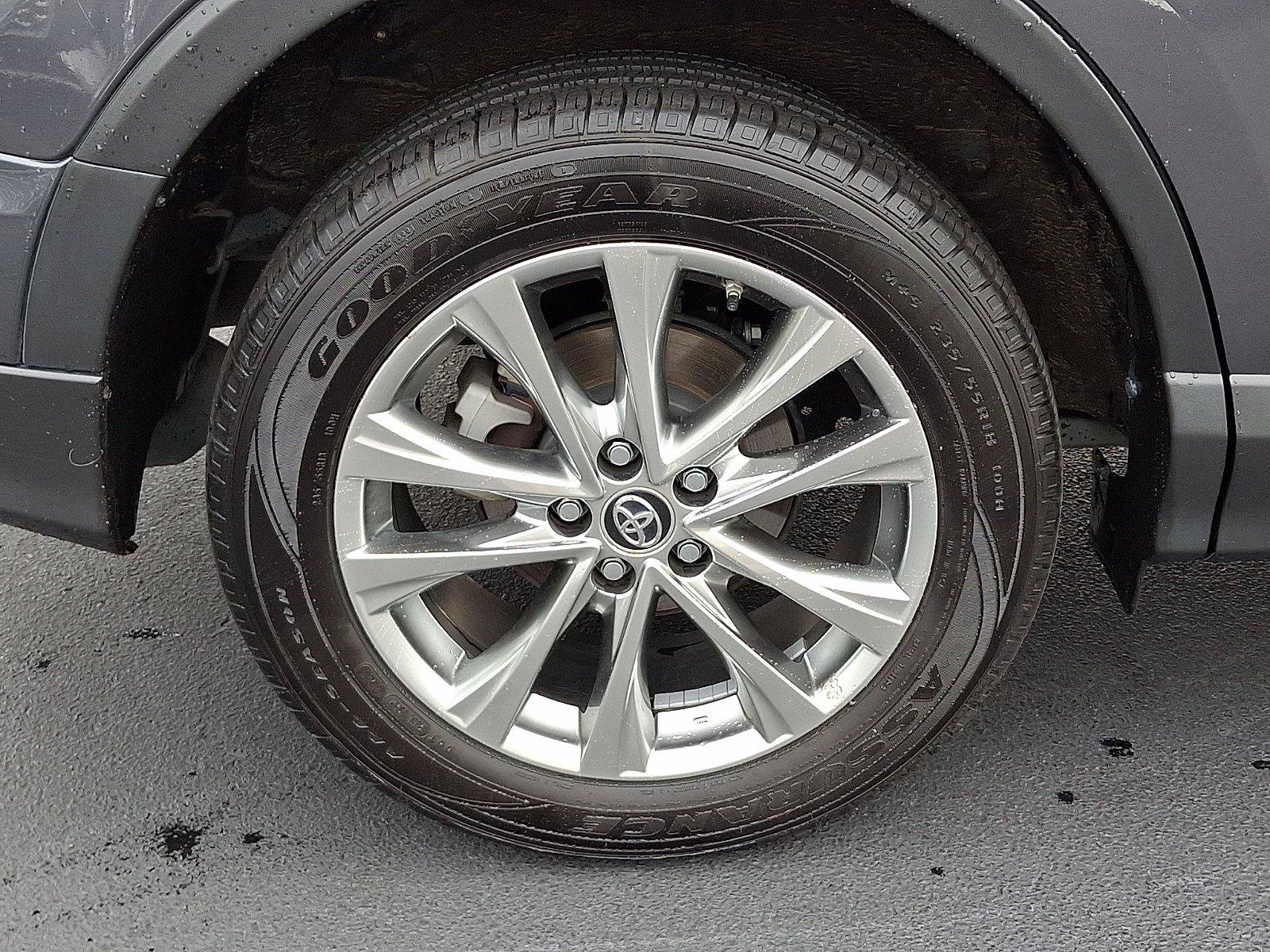Used 2018 Toyota RAV4 Limited AWD/4WD image 8