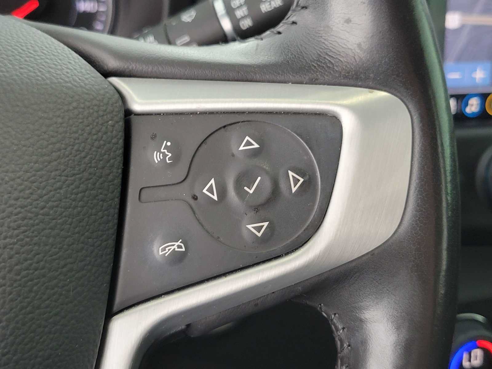 Used 2022 GMC Terrain SLT w/ Infotainment Package II FWD image 30