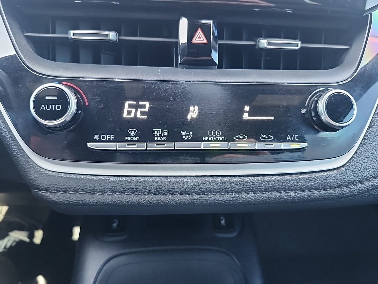 Used 2020 Toyota Corolla XSE image 15