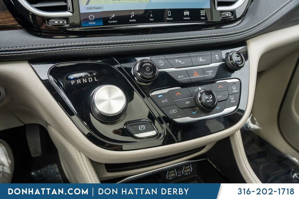 Used 2023 Chrysler Pacifica Limited image 9