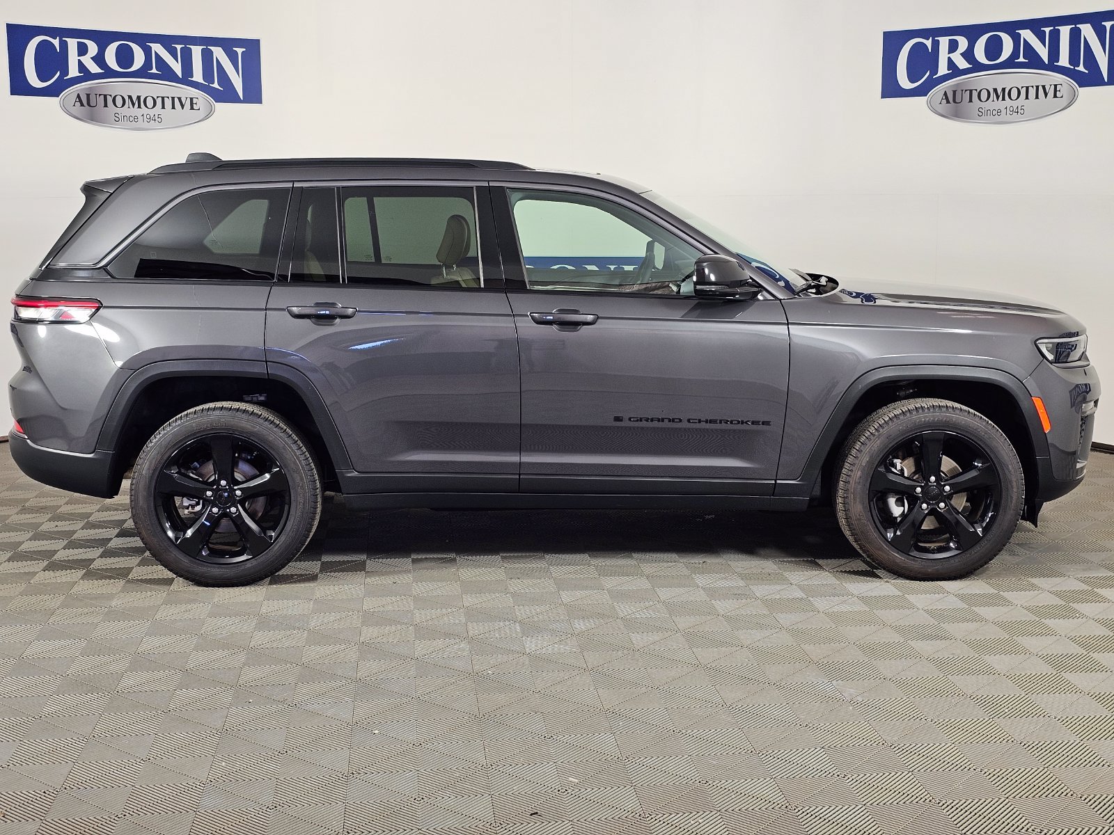 New 2026 Jeep Grand Cherokee Limited w/ Limited Altitude Package AWD/4WD image 31