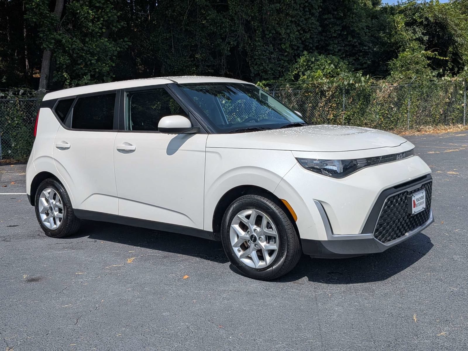 Used 2024 Kia Soul LX w/ Option Group 015 FWD image 2