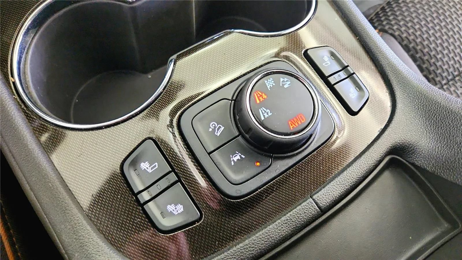 Used 2020 GMC Acadia AT4 w/ Driver Alert Package II AWD/4WD image 30