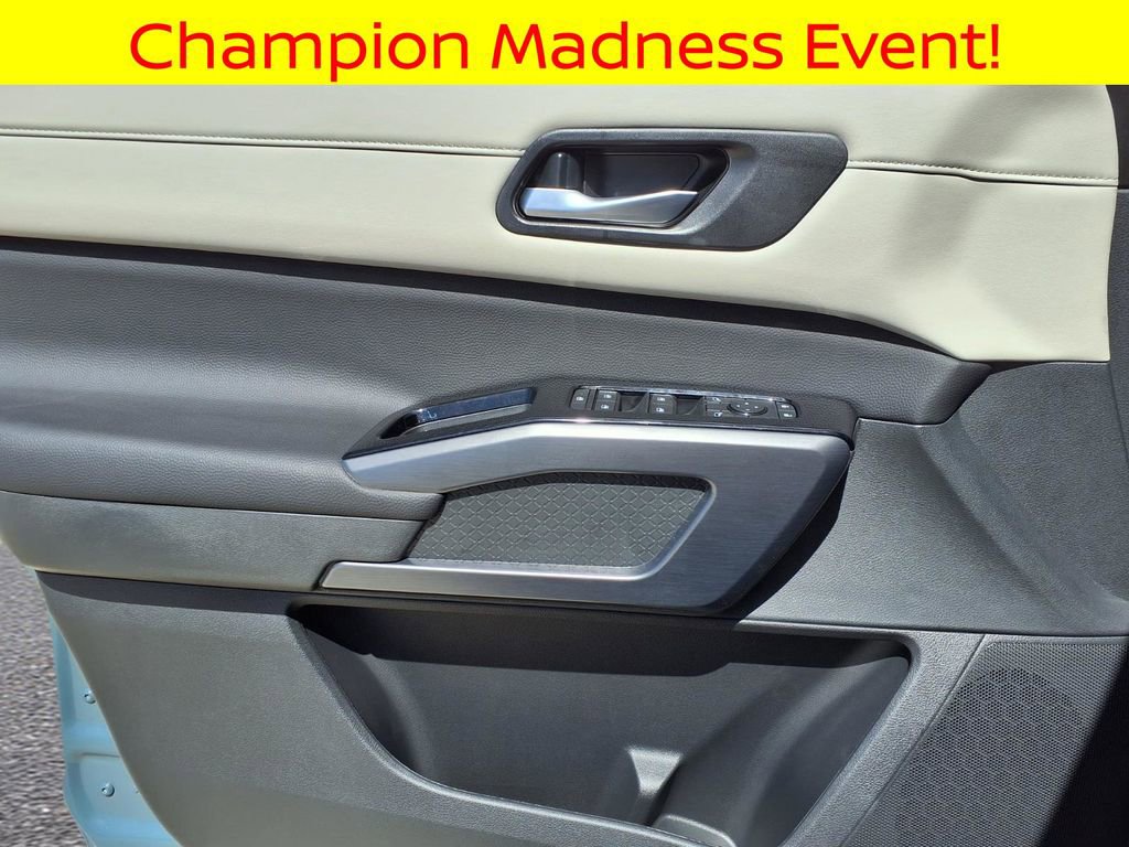 New 2026 Nissan Pathfinder SL image 14