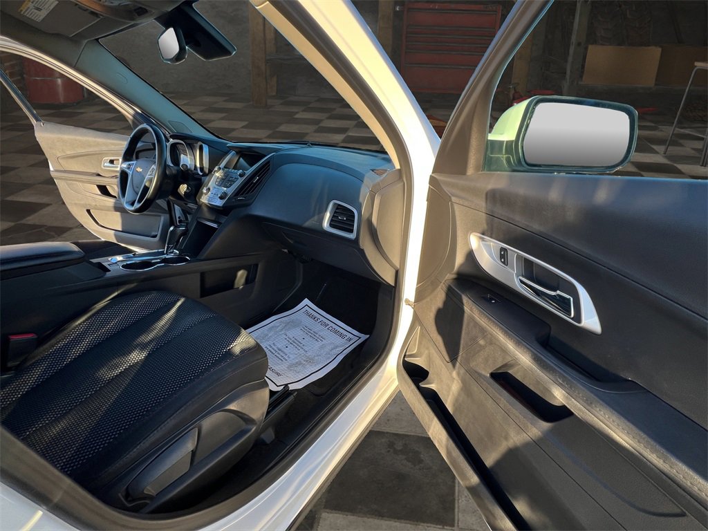 Used 2017 Chevrolet Equinox LT w/ Convenience Package image 17