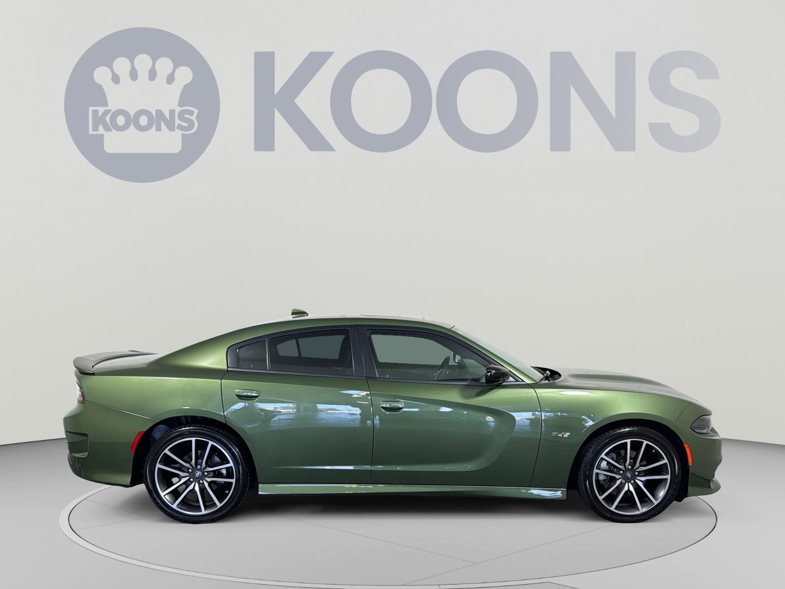 Used 2023 Dodge Charger R/T w/ Plus Group RWD image 8