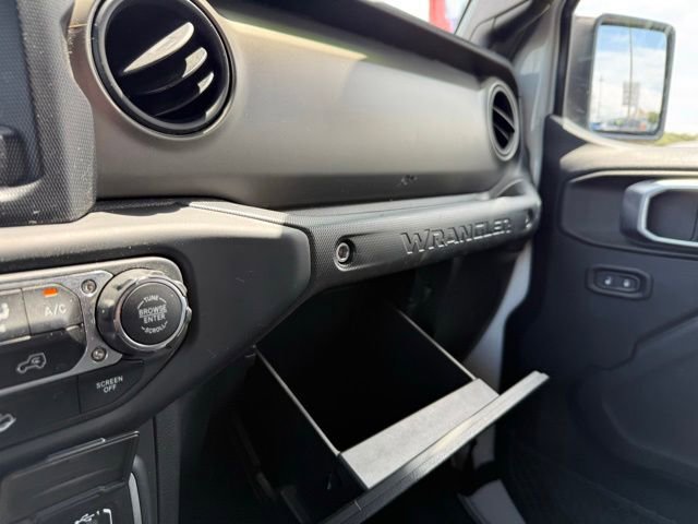 Used 2018 Jeep Wrangler Sport AWD/4WD image 27
