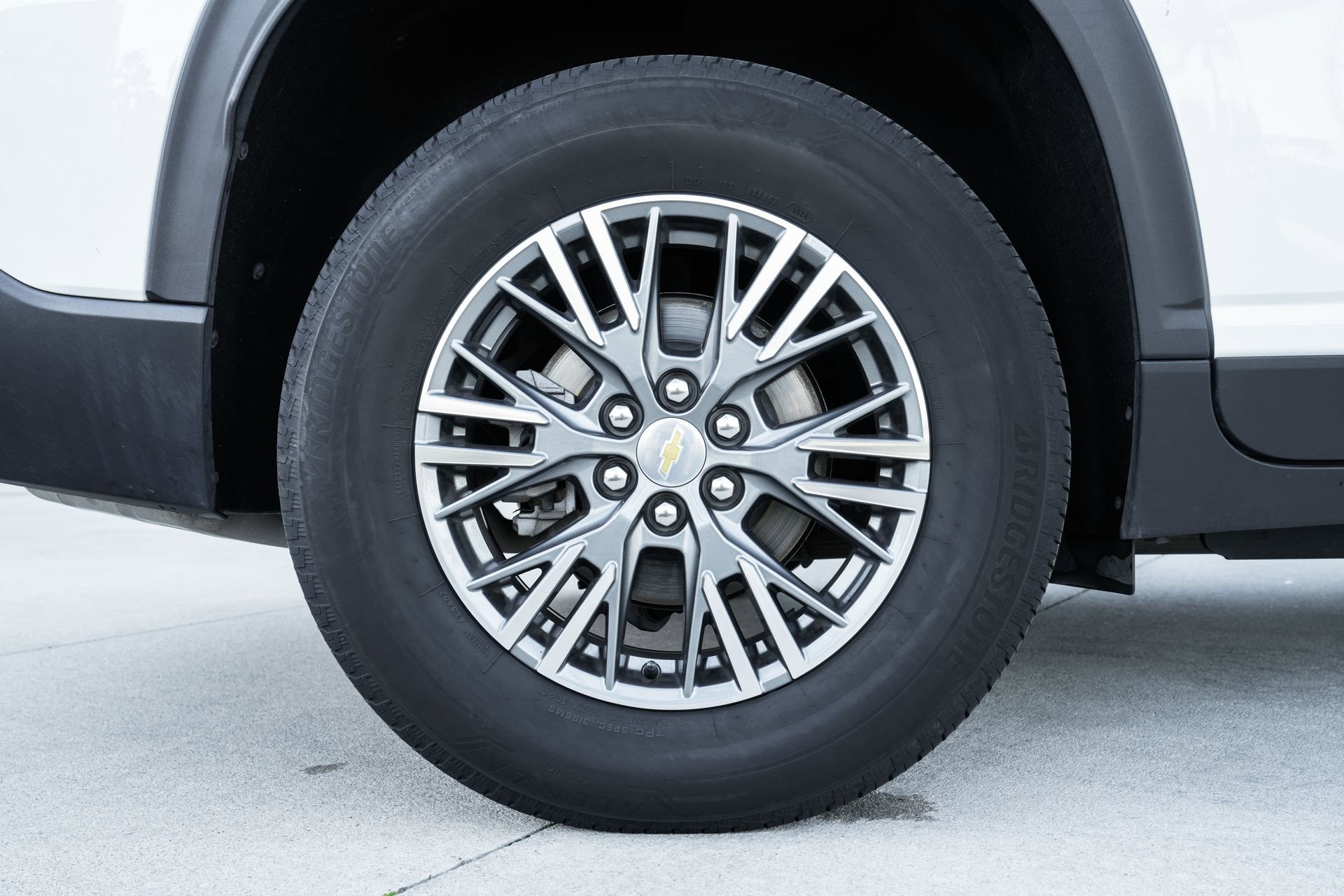 Used 2024 Chevrolet Traverse LT image 12