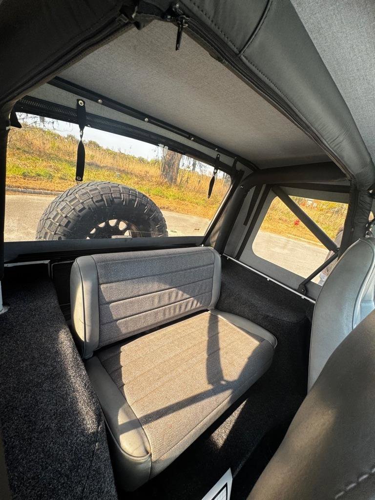 Used 1992 Jeep Wrangler 4WD image 14