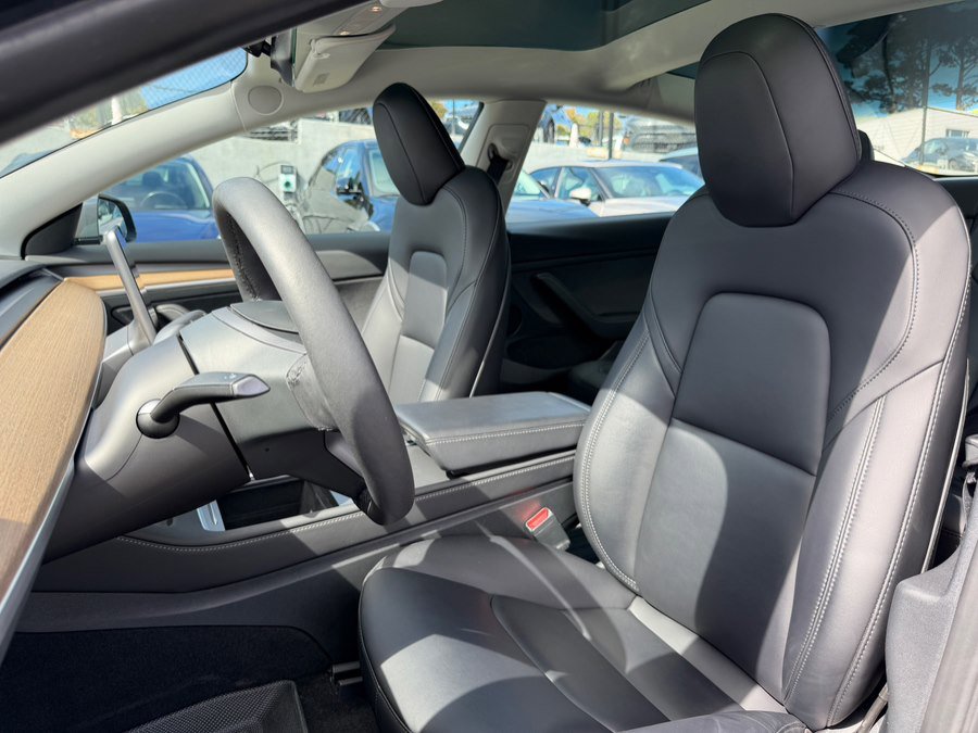 Used 2023 Tesla Model 3 Standard Range image 17