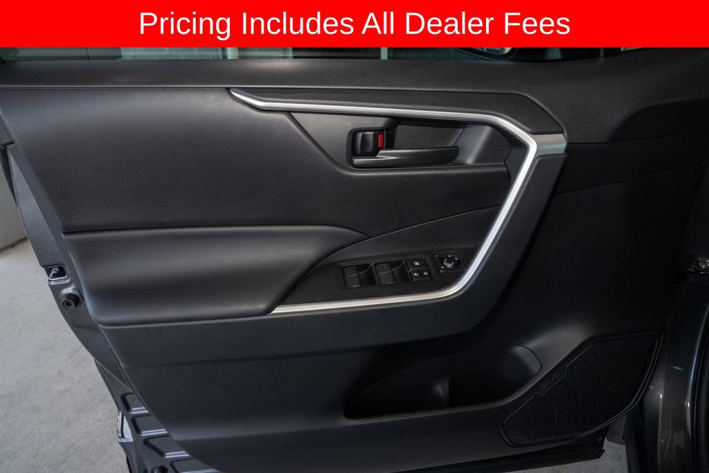 Used 2024 Toyota RAV4 LE FWD image 10