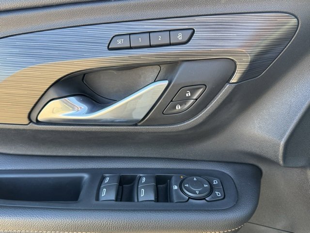 Used 2021 GMC Terrain SLT w/ Infotainment Package II image 9