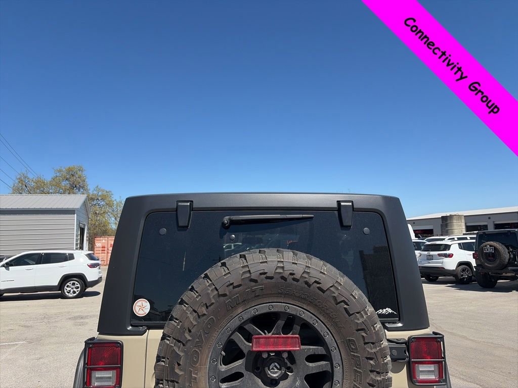 Used 2017 Jeep Wrangler Unlimited Rubicon w/ Connectivity Group image 8
