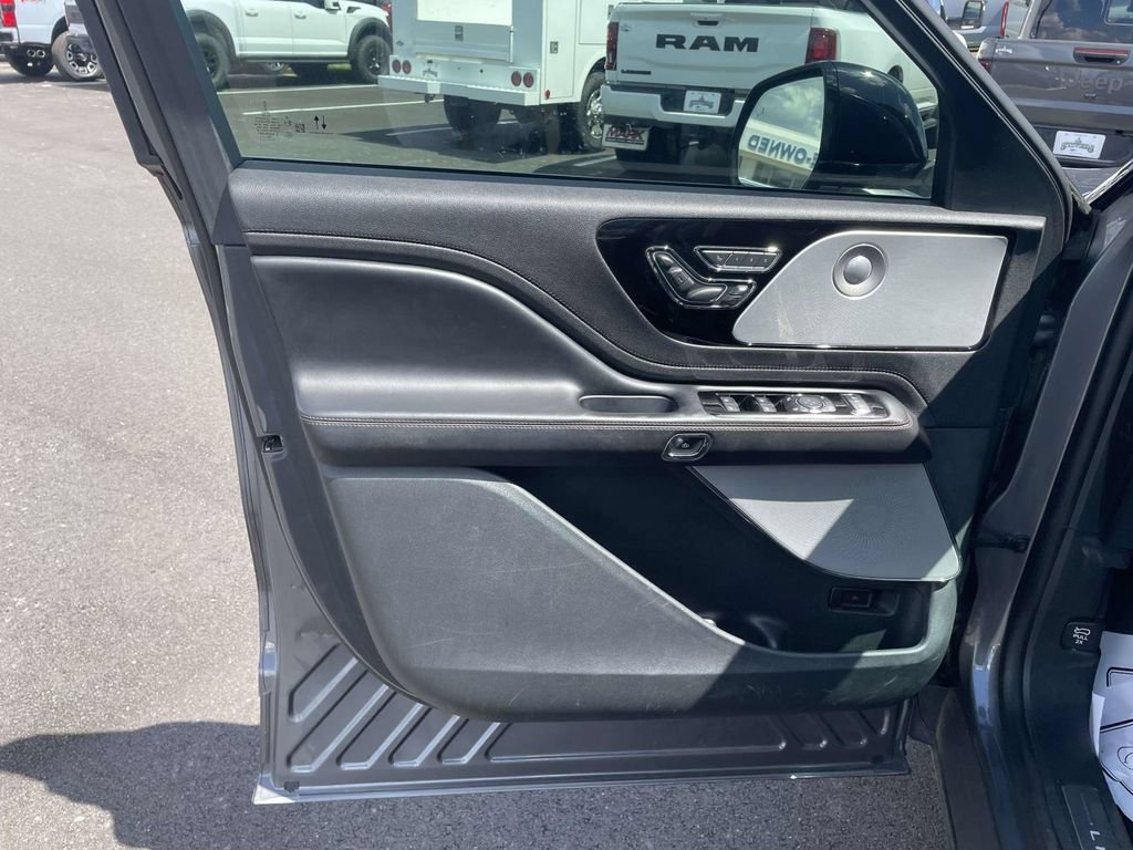 Used 2021 Lincoln Aviator Reserve w/ Equipment Group 201A RWD image 15