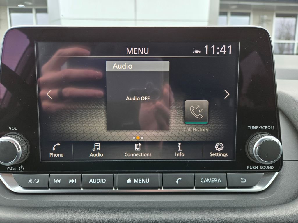 Used 2024 Nissan Rogue SV image 21