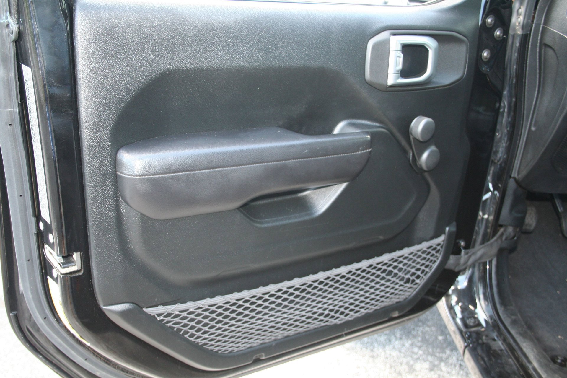 Used 2020 Jeep Wrangler Sport AWD/4WD image 16